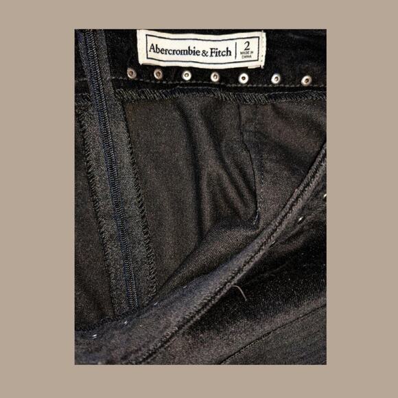 Retro Black Velvet Studded Mini Skirt with Front Pockets by Abercrombie & Fitch - Picture 4 of 4